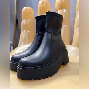 Soda Black Chunky Heeled Boots